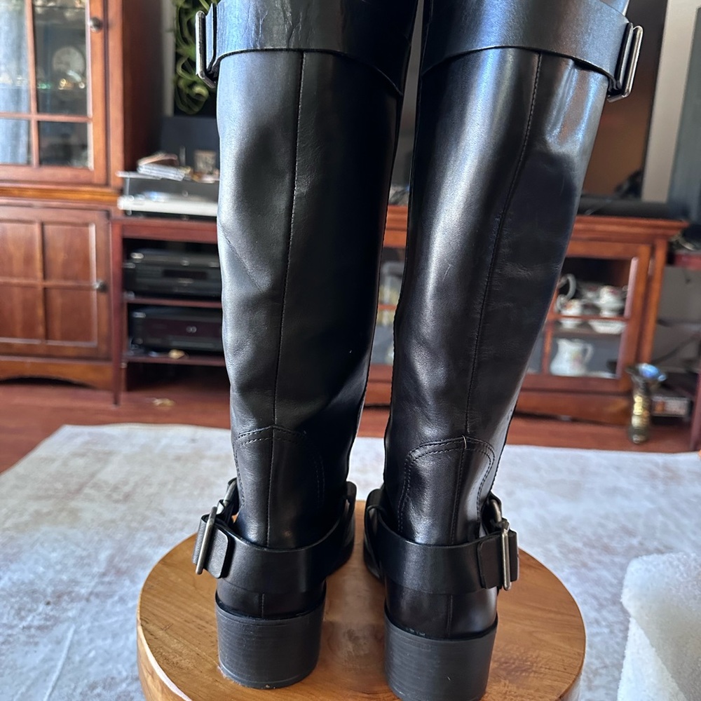 Black Heeled leather Boots - Picture 5 of 9